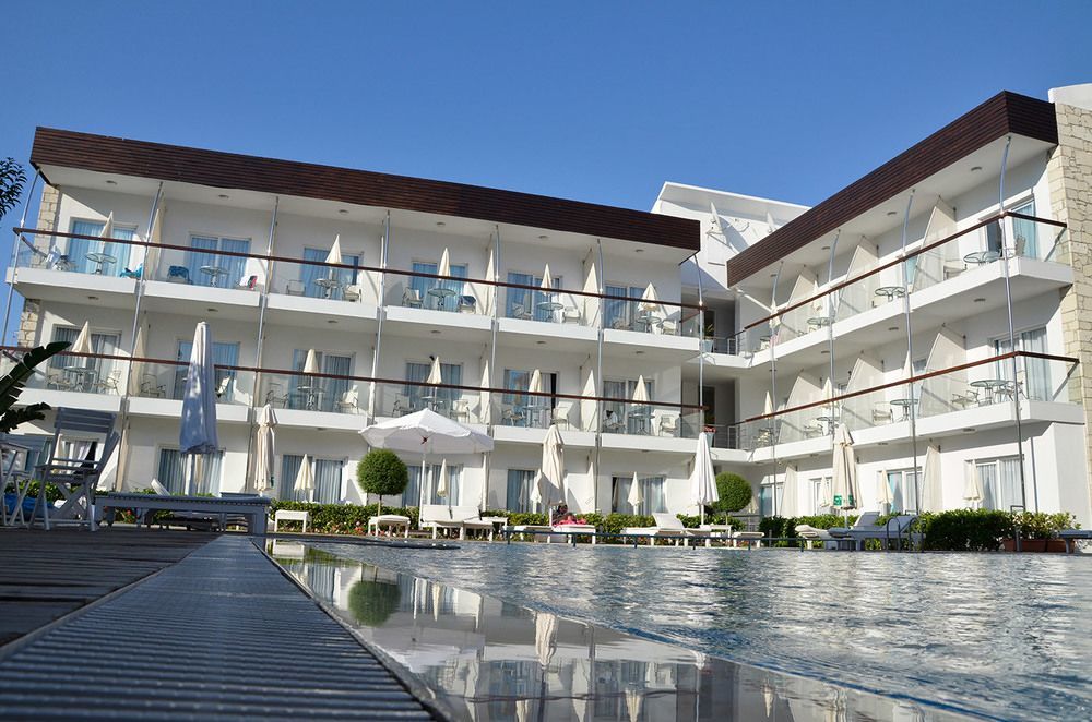 Otel Yeni Çeşme Exterior foto
