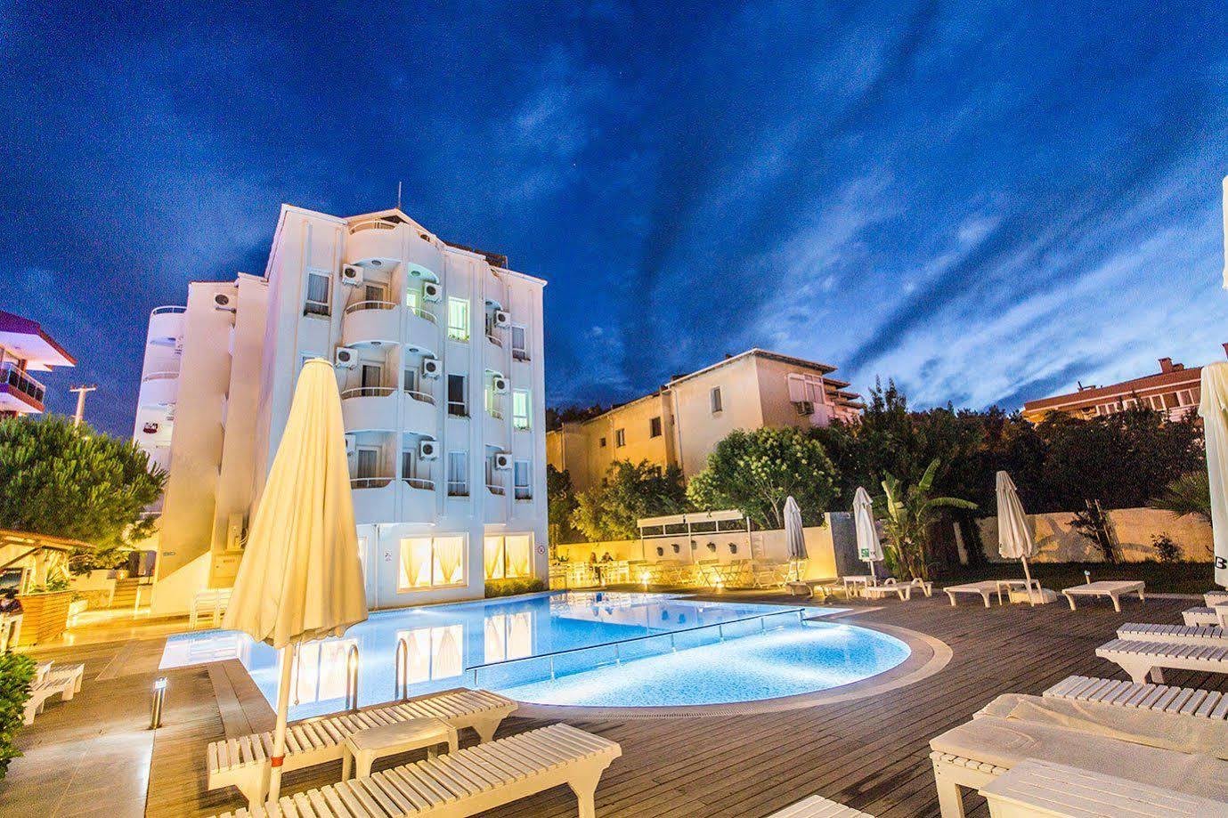 Otel Yeni Çeşme Exterior foto